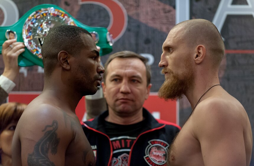 Взвешивание перед боем Лебедев – Гассиев 12 фото