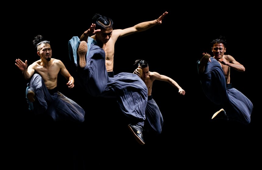 Спектакль Джеки Чана "Врата Шаолинь" состоялся в столице 31 фото