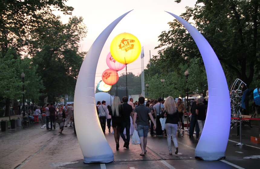 Программа Art Night порадовала гостей парка "Сокольники" 1 фото