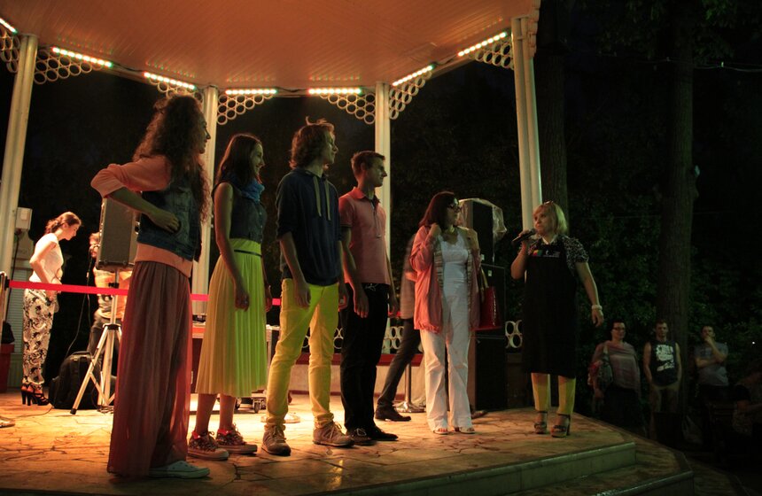 Программа Art Night порадовала гостей парка "Сокольники" 23 фото