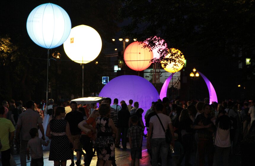 Программа Art Night порадовала гостей парка "Сокольники" 17 фото