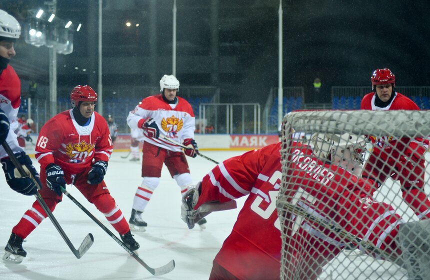 Презентация профессиональной открытой арены "Парк Легенд" 16 фото