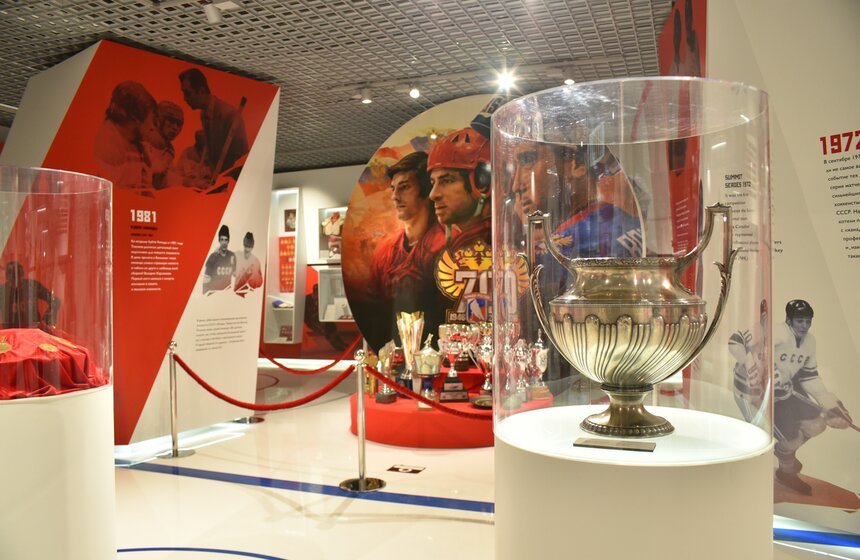Выставка "Красная машина. Страницы истории" в Музее хоккея 8 фото