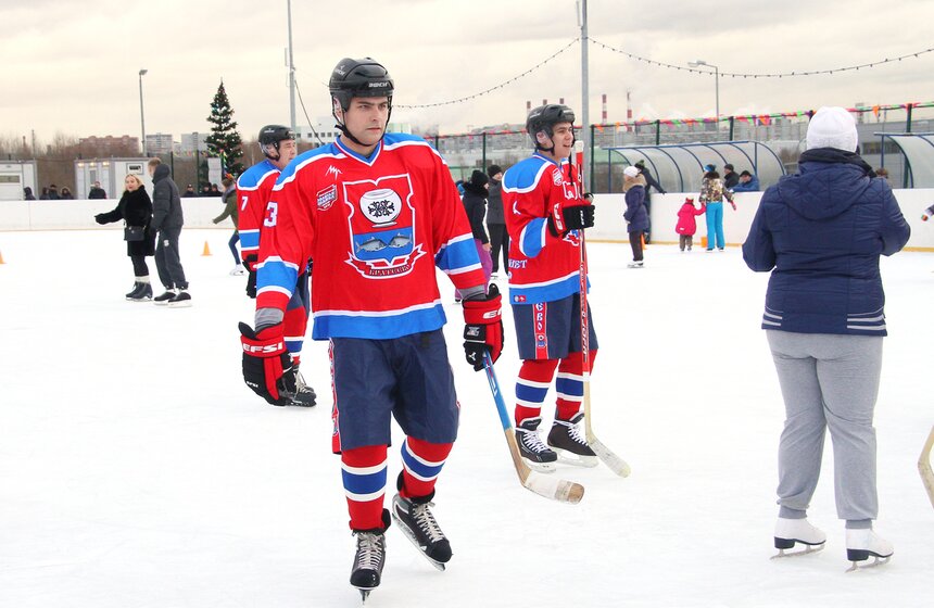 Сергей Собянин осмотрел каток в районе Братеево 6 фото
