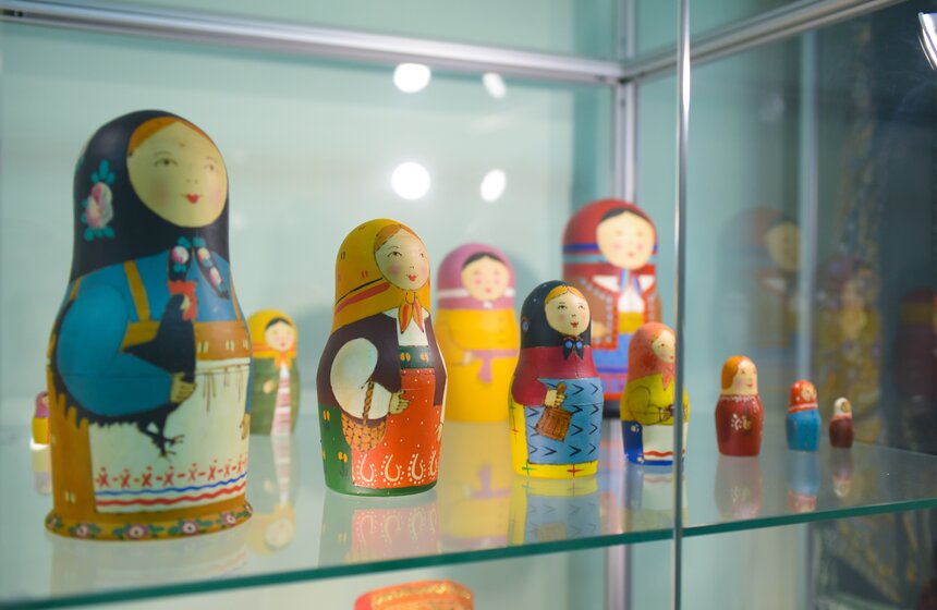 Как работает фабрика по производству елочных игрушек в Клину 25 фото