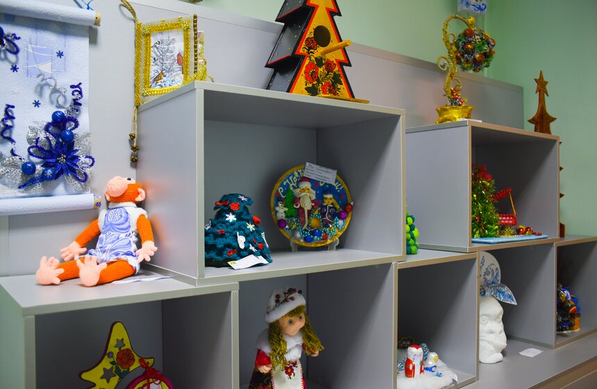 Как работает фабрика по производству елочных игрушек в Клину 24 фото