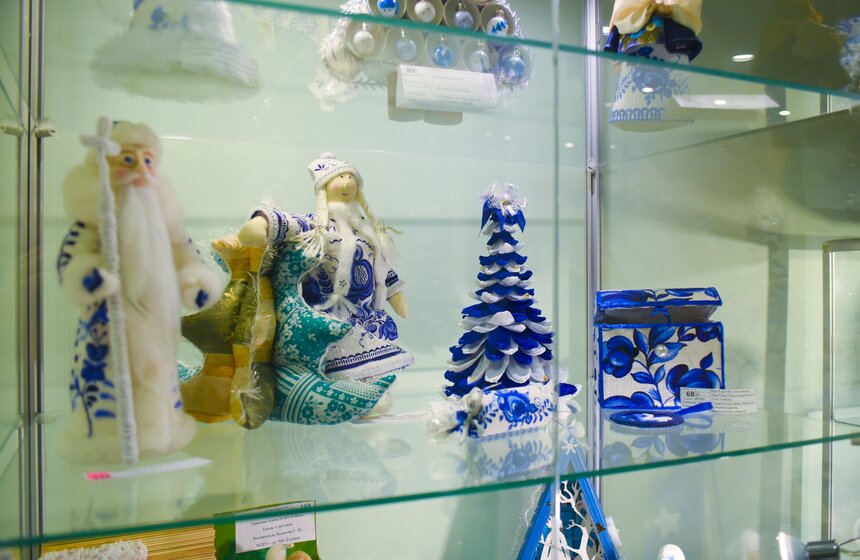 Как работает фабрика по производству елочных игрушек в Клину 23 фото