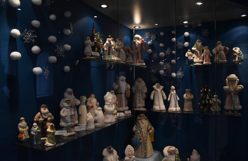 Как работает фабрика по производству елочных игрушек в Клину 43 фото