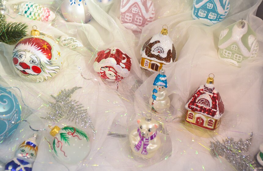 Как работает фабрика по производству елочных игрушек в Клину 46 фото