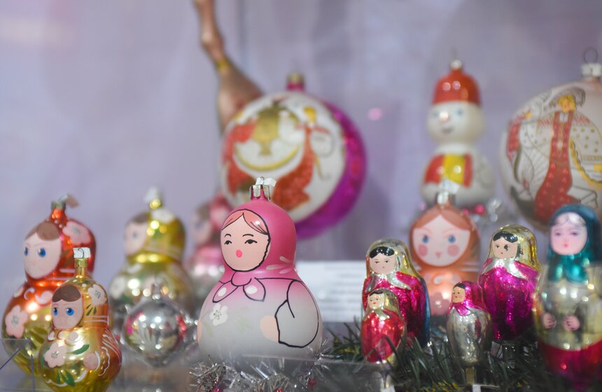 Как работает фабрика по производству елочных игрушек в Клину 48 фото