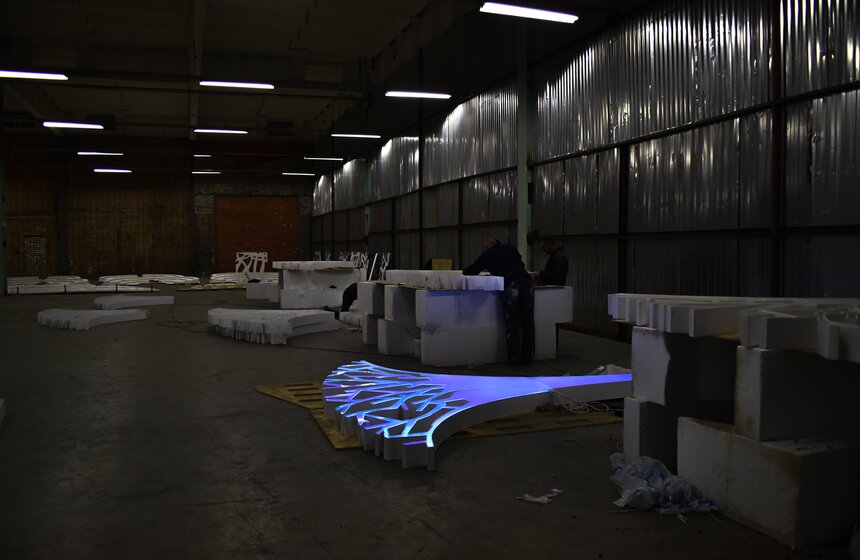 Как создают декорации для фестиваля "Путешествие в Рождество" 22 фото