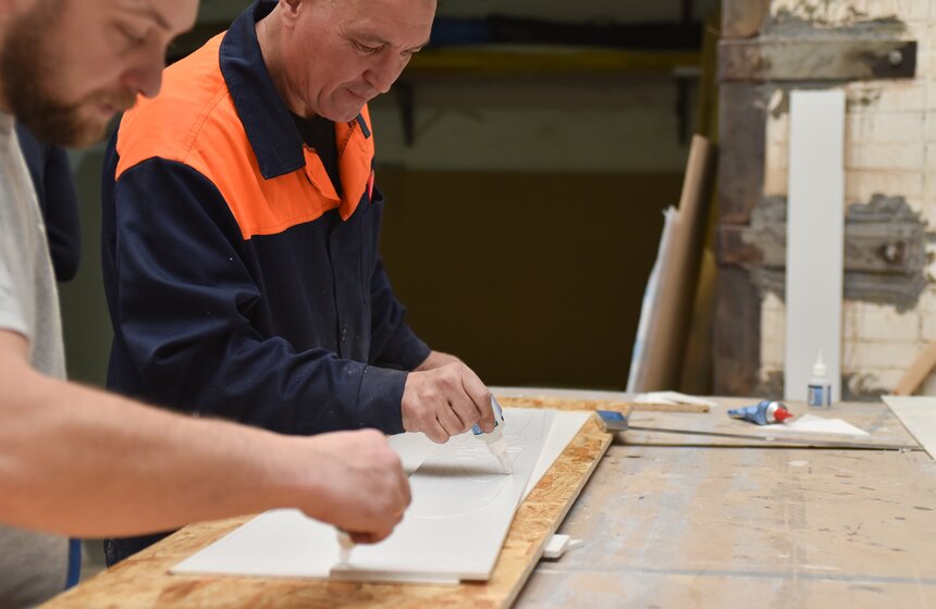 Как создают декорации для фестиваля "Путешествие в Рождество" 19 фото