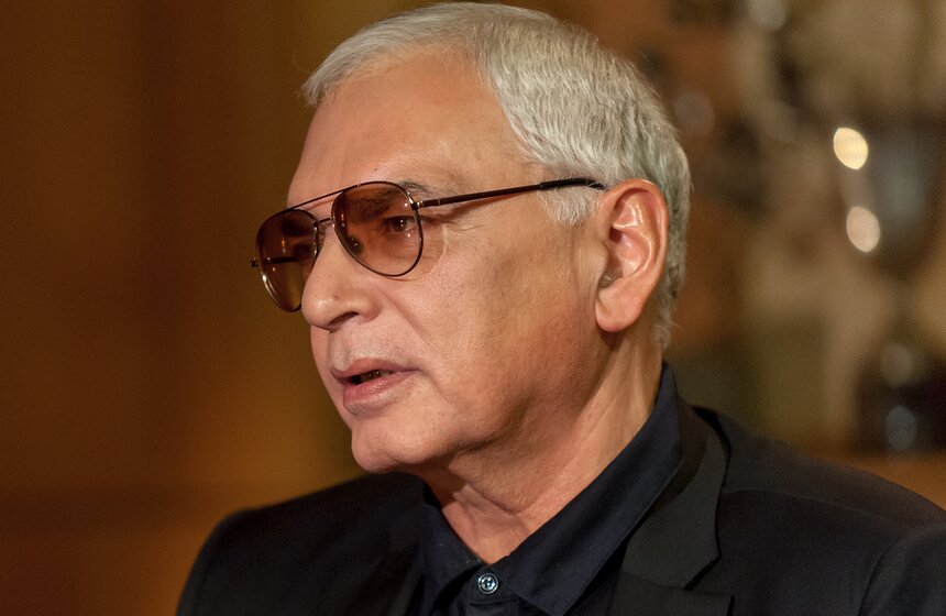 Карен Шахназаров на съемках программы "Важная персона" 18 фото