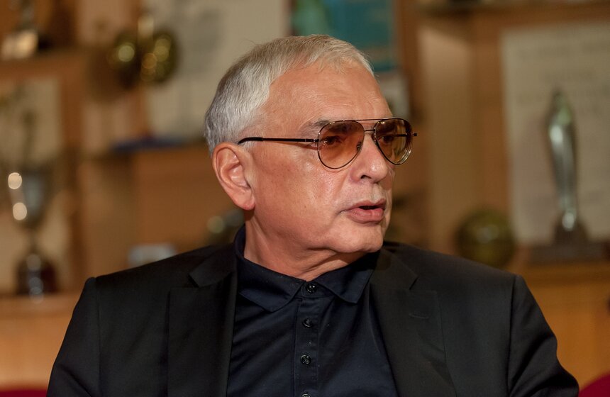 Карен Шахназаров на съемках программы "Важная персона" 4 фото