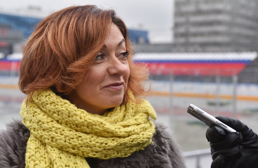 Как монтируют каток в "Парке Легенд". Фоторепортаж 17 фото