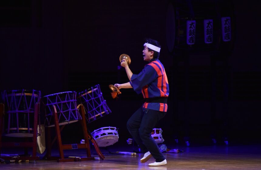 Шоу японских барабанщиков Taikoza 12 фото