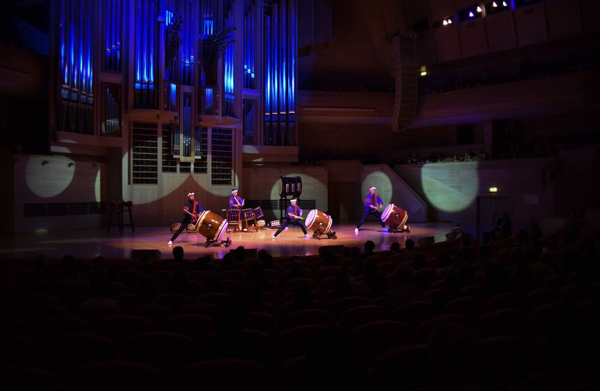 Шоу японских барабанщиков Taikoza 3 фото