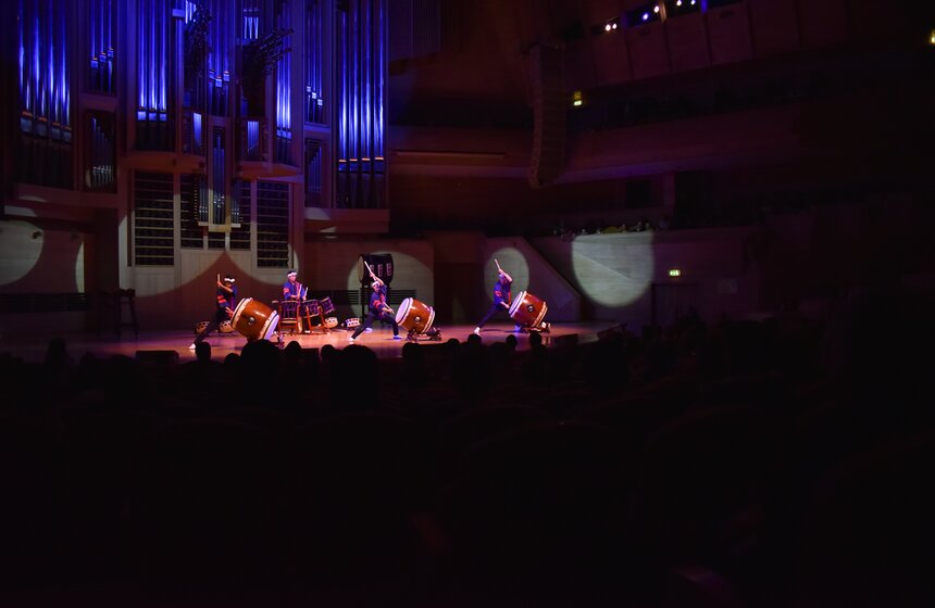 Шоу японских барабанщиков Taikoza 6 фото