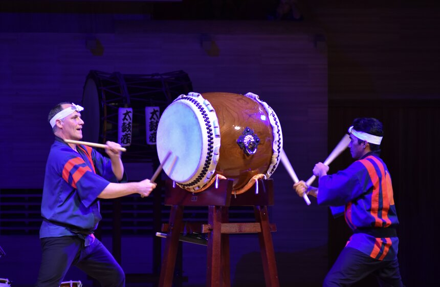 Шоу японских барабанщиков Taikoza 15 фото
