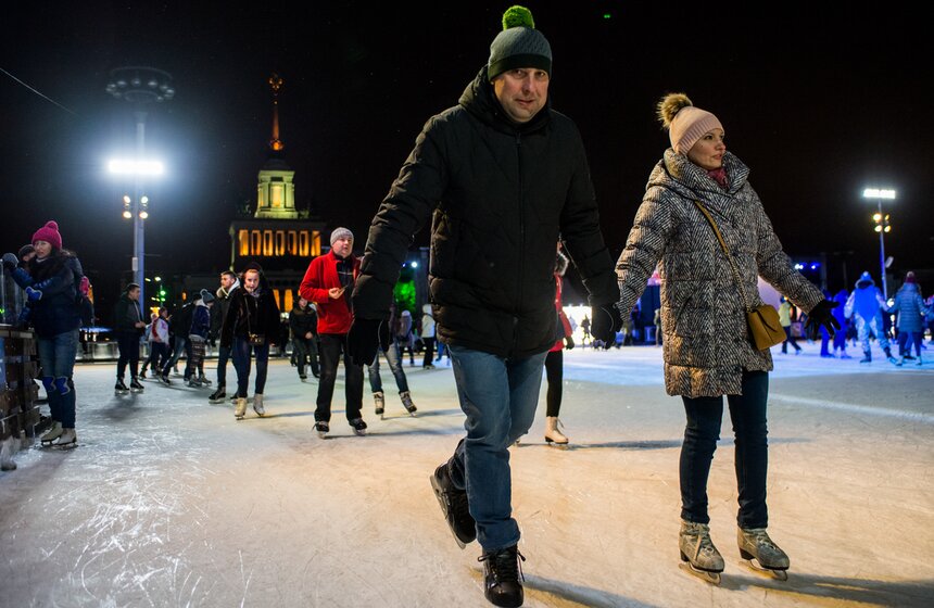 Открылся каток на ВДНХ 6 фото