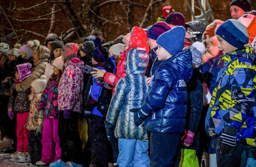 Сад "Эрмитаж" открыл каток праздником в итальянском духе 3 фото