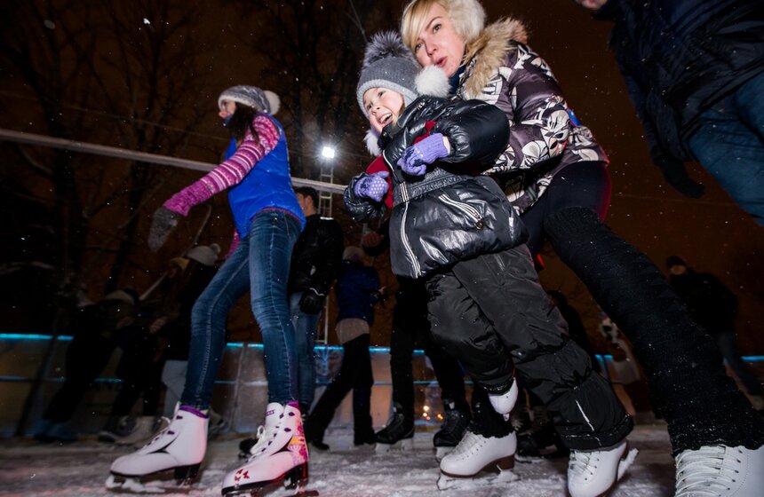 Сад "Эрмитаж" открыл каток праздником в итальянском духе 11 фото