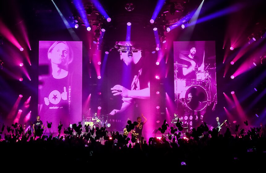 Концерт группы "Би-2" в Крокус Сити Холле 14 фото