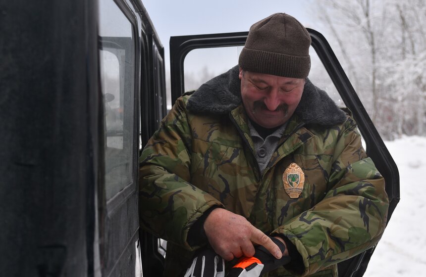 Как спиливали главную елку страны 3 фото