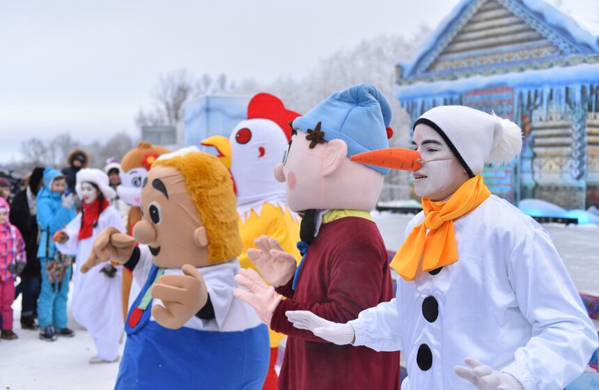 Как спиливали главную елку страны 8 фото