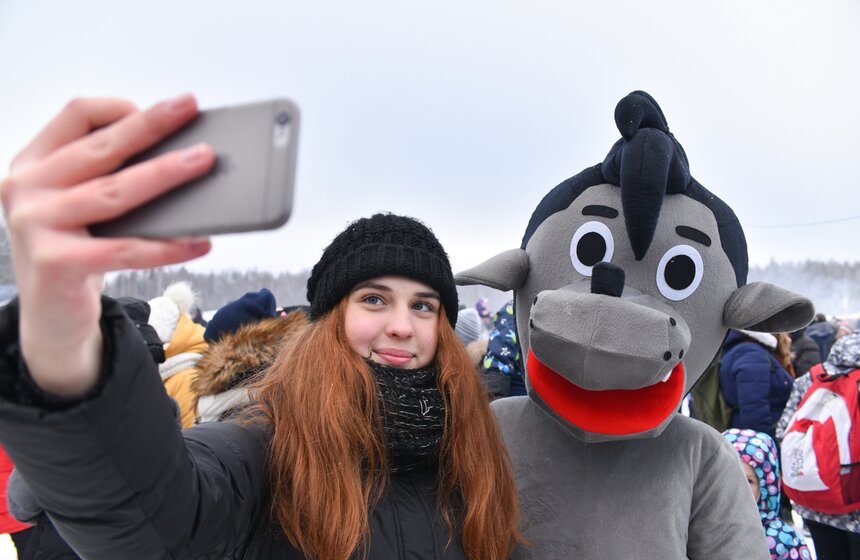 Как спиливали главную елку страны 16 фото