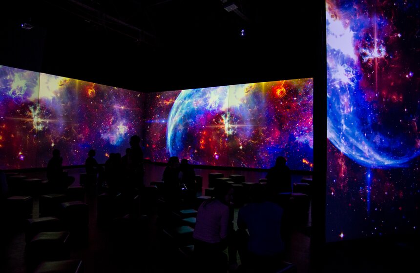 Выставка "Космос. Love" в Центре дизайна Artplay 31 фото