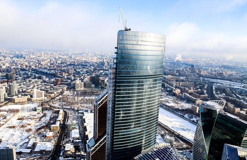 Каток на крыше 85-этажной башни в "Москва-Сити" 5 фото