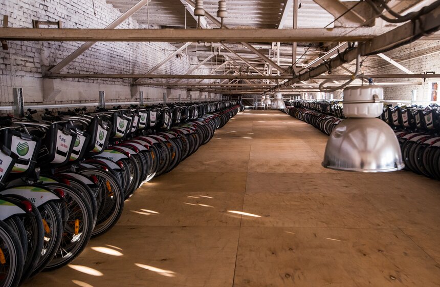 Городской гараж для хранения велосипедов зимой 16 фото