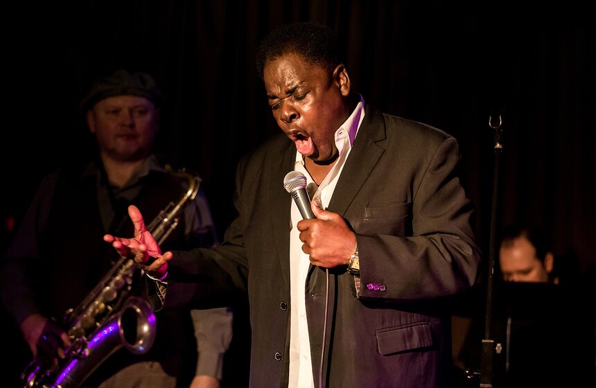 Тепло Ямайки в столице: концерт соул-певца Роя Янга 14 фото