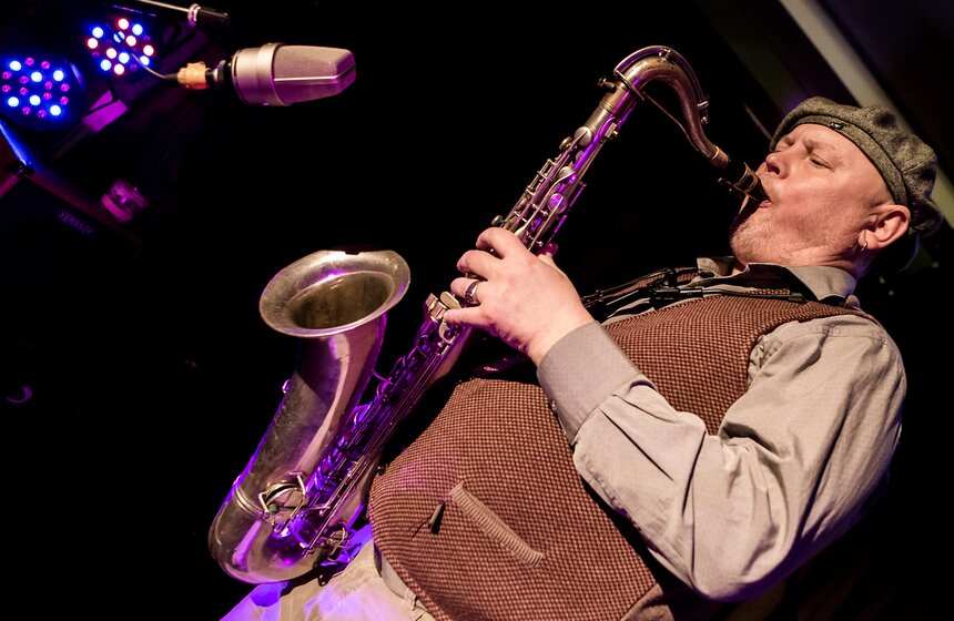 Тепло Ямайки в столице: концерт соул-певца Роя Янга 12 фото