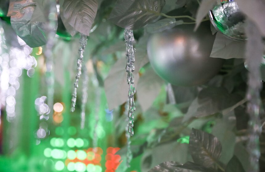 Световая инсталляция "Музыкальный лес" на Пушкинской площади 10 фото