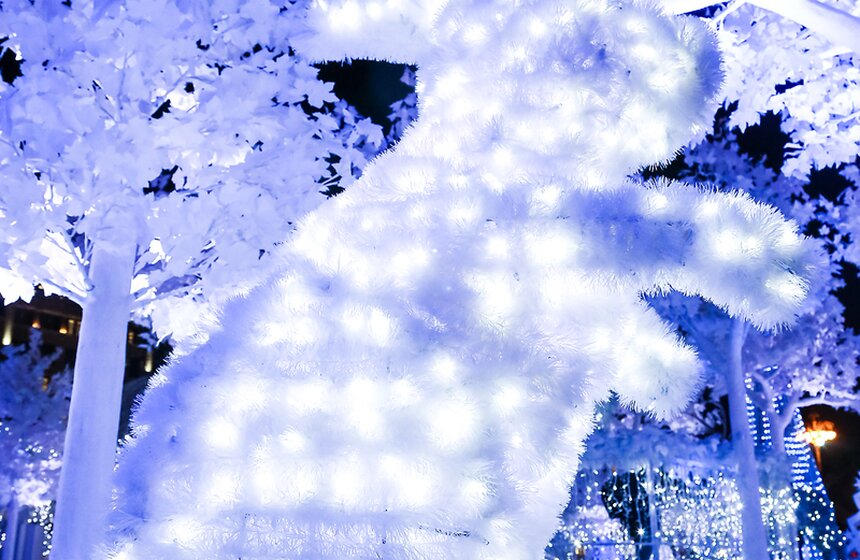 Световая инсталляция "Музыкальный лес" на Пушкинской площади 20 фото