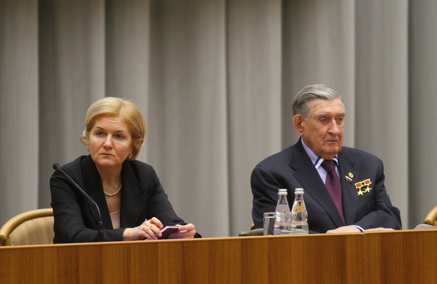 Собянин принял участие в конференции совета ветеранов 17 фото