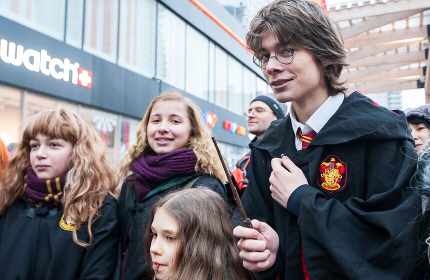 Парад-карнавал поклонников Гарри Поттера на Новом Арбате 18 фото
