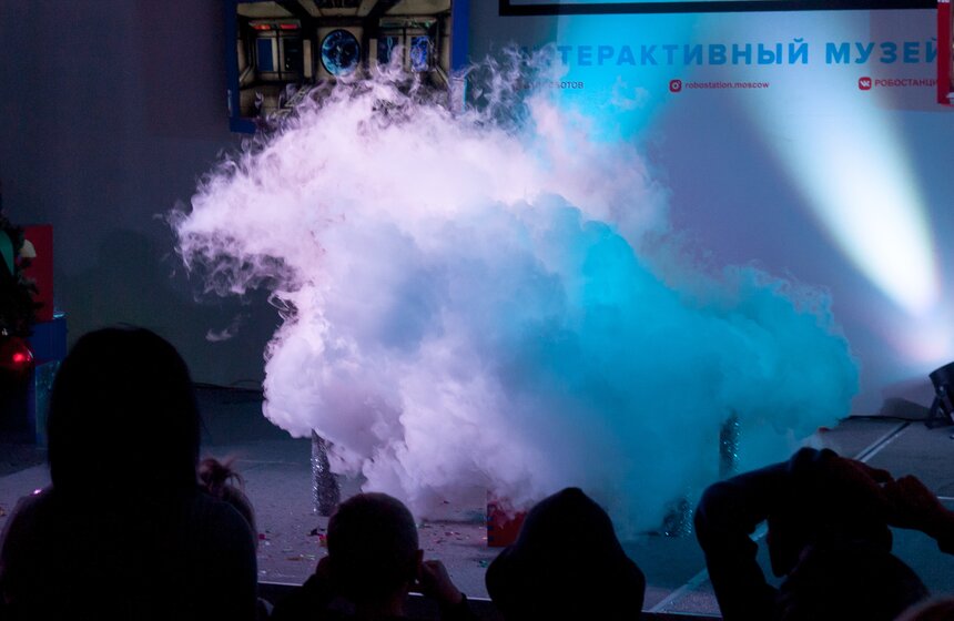 Елка на "Робостанции" 33 фото