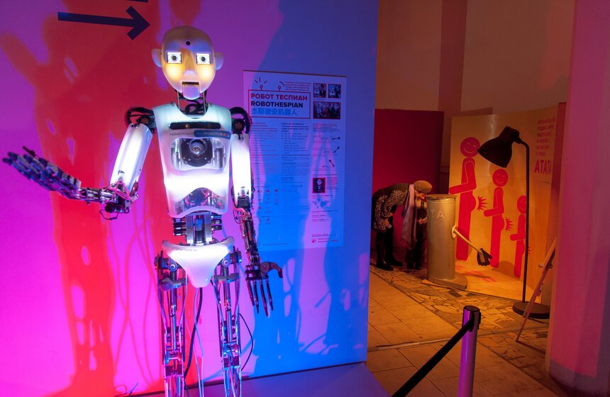 Елка на "Робостанции" 7 фото