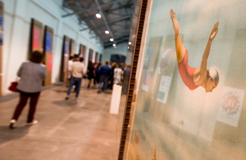 Выставка спортивных советских плакатов "Больше жизни" 10 фото