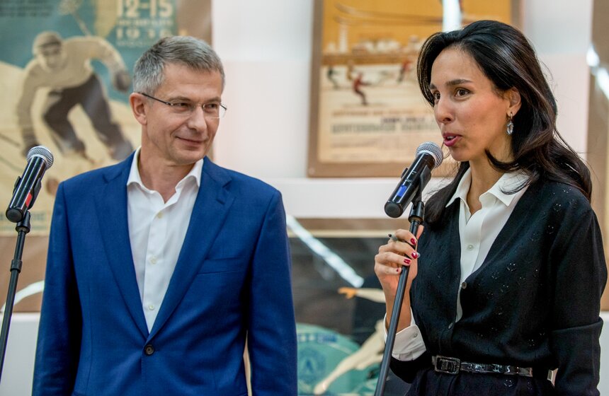 Выставка спортивных советских плакатов "Больше жизни" 12 фото