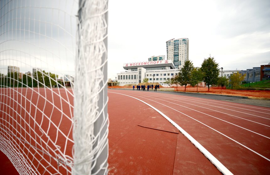 Футбольное поле на территории Олимпийской деревни 11 фото