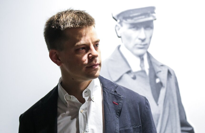 Выставка "Булгаков vs Маяковский" в галерее "На Шаболовке" 7 фото