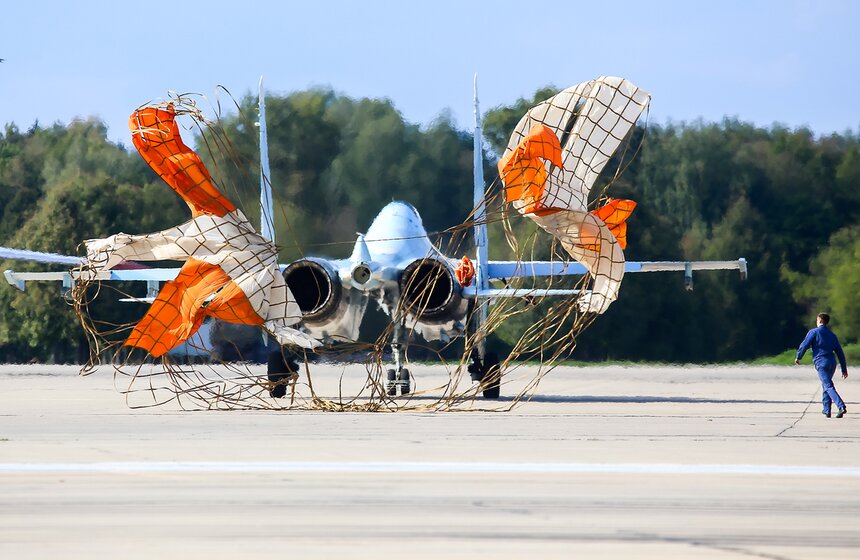 Пилотажные группы выступили в Кубинке перед форумом "Армия-2016" 13 фото