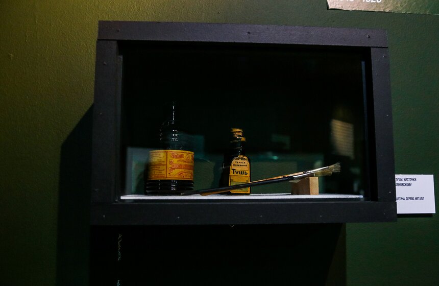 Выставка "Булгаков vs Маяковский" в галерее "На Шаболовке" 30 фото