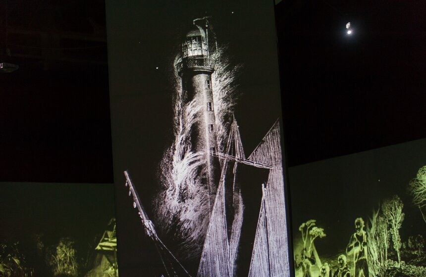 Мультимедиа-спектакль "Я – Айвазовский" в центре Artplay 22 фото