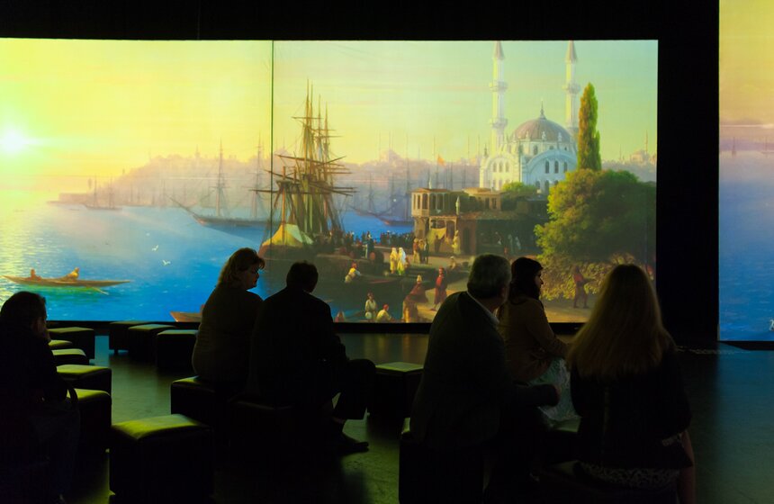 Мультимедиа-спектакль "Я – Айвазовский" в центре Artplay 9 фото