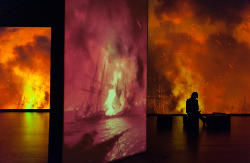 Мультимедиа-спектакль "Я – Айвазовский" в центре Artplay 7 фото